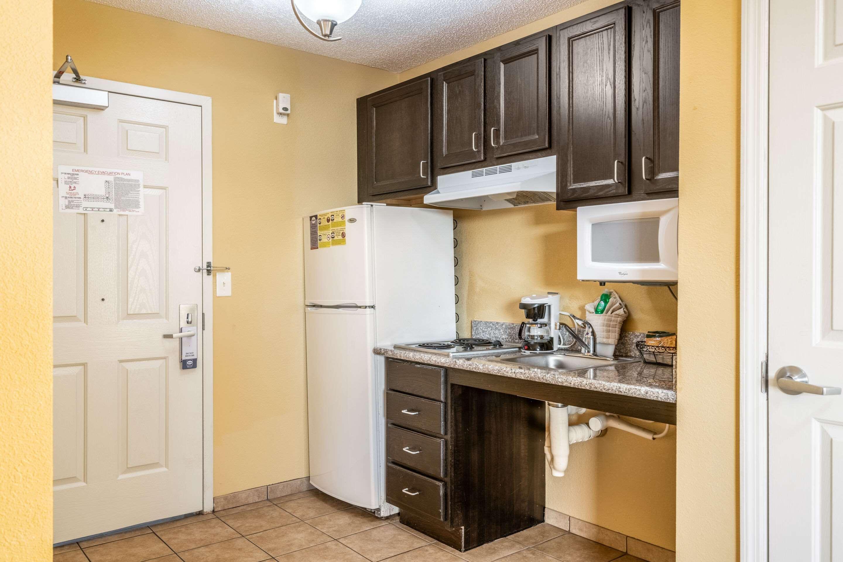 Suburban Studios Near Camp Lejeune Jacksonville Eksteriør bilde